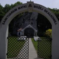 Sanktuarium Matki Bożej Skałkowej w Podzamczu